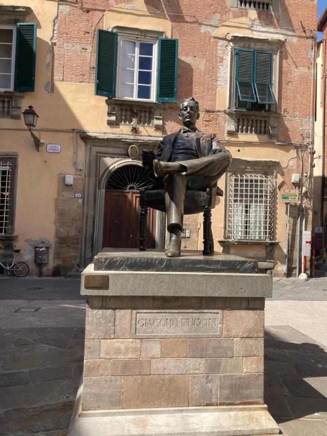 Puccini'S Home, Elegant Apartment In Piazza Puccini Lucca Exterior foto